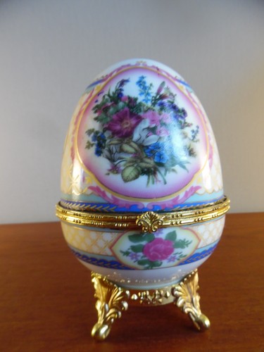 Oeuf porcelaine saxe - en,