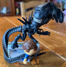Lootcrate exclusives Aliens