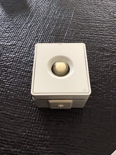 Bouton poussoir legrand - bouton,