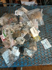 LOT N°2 DIVERSES PETITES PIECES. TRONCONNEUSE DEBROUSSAILLEUSE STIHL HUSQVARNA..