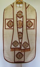 CHASUBLE ANCIENNE BRODEE SOIE CREME avec étole assortie 19ème