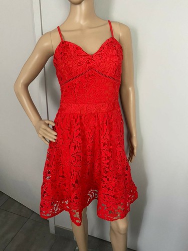 Robe rouge tout - tout, à