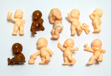 LES BABIES LOT 9 FIGURINES