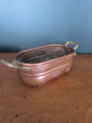 Ancien cache pot - cache, ou