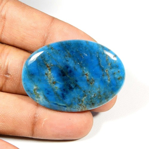 Cabochon apatite bleu fluo