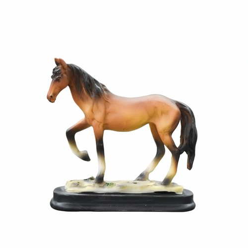 Figurine cheval résine - de,