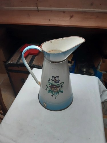Grand broc eau tôle - grand, a