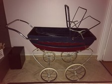 landeau de poupée vintage