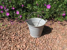 petit seau en zinc galva