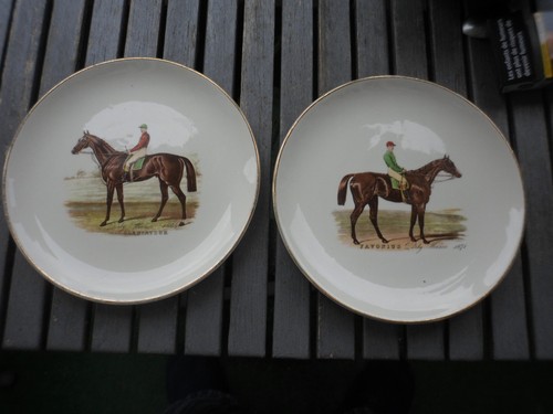 Assiettes décoratives en - 2,