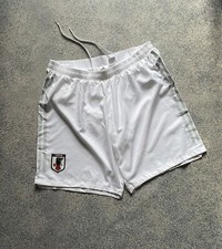 Short de football authentique