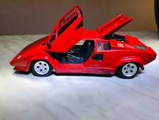 VOITURE MINIATURE  1/18