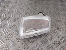 Clignotant avant droit -