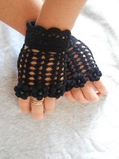 Mitaines Femme en Dentelle Noire au Crochet – Accessoires Élégants au Crochet