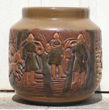 vase en grès Mougin à Nancy, modèle de Goor à décor de chasse à courre