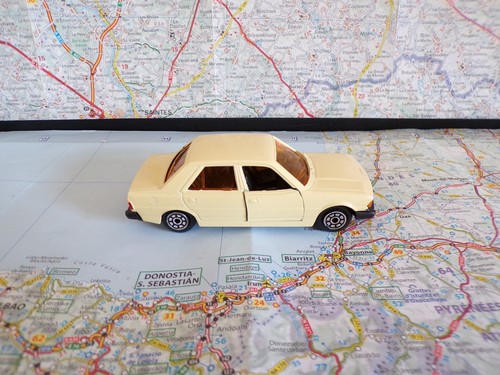 Peugeot 305 jaune norev jet - peugeot,