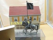 MHSP DRAGON PORTANT UN DRAPEAU