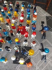 lot de 72 bonhommes playmobile 1974 + 2 chevaux