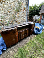 Meuble année 30, buffet bas , marbre en bon état, porte et serrures a verifier.