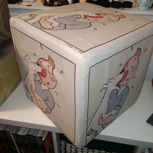 Rare siège cube - cube, mousse