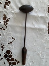 Fer a coque ancien en métal
