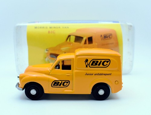 Miniature voiture camion corgi - voiture,