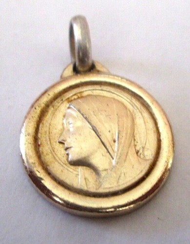 Ancien pendentif médaille