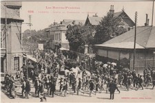 CPA 65 (Htes Pyrénées) TARBES / SORTIE du PERSONNEL de L' ARSENAL / ANIMEE