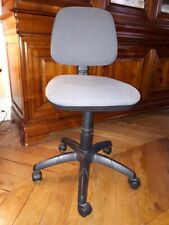 chaise de bureau enfant très bon état