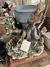 Statue en Porcelaine Capodimonte Le Pêcheur Avec Chien Petite Statue Signé