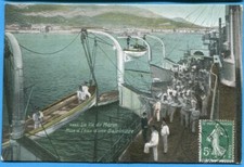 CPA : La Vie du Marin - Mise à l'eau d'une Baleinière / 1909