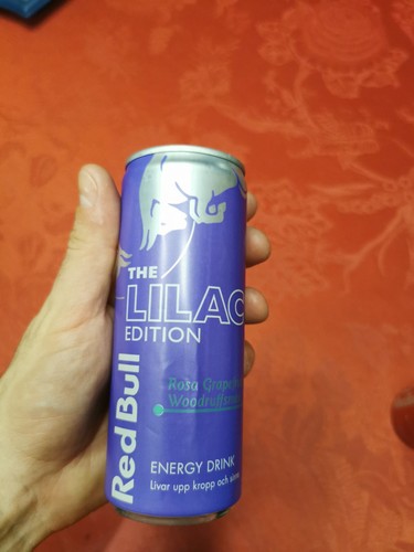Canette red bull - canette,