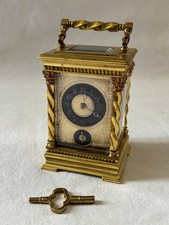 Pendulette de voyage en bronze