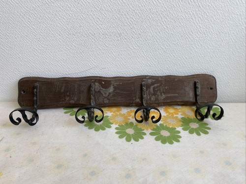 Ancien porte manteau - bois, et