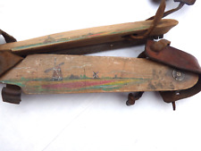 Ancienne paire de patins à glace hollandais peint à la main déco moulins vintage