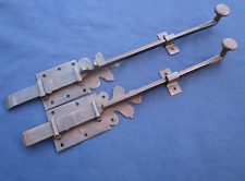 2 targettes ouvragée fer