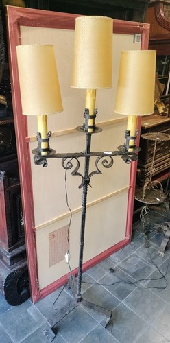 Lampe chenet église - d'Église., trois