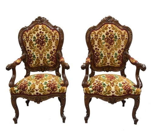 Fauteuils noyer sculpté style