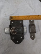 ancien verrou   targette en fer forgé  neuf de stock  NOS 