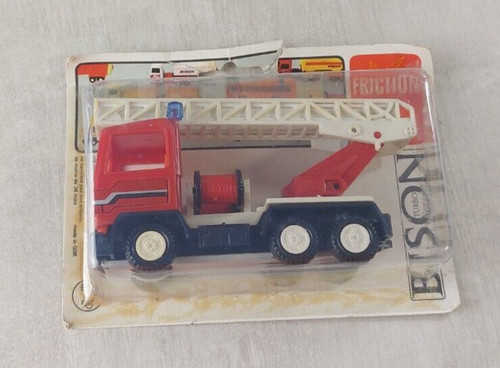 Ancien camion pompier en - ancien,