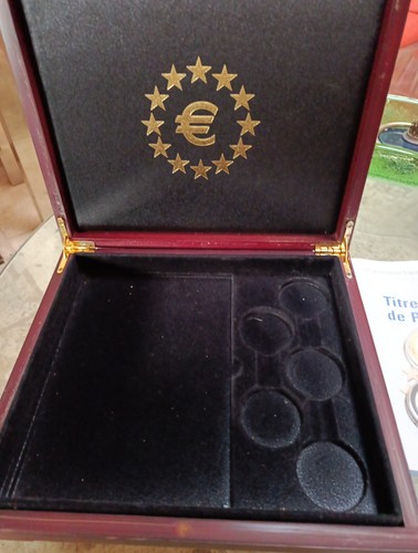 Coffret vide pour premières - vide,