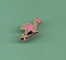 PIN'S CAMARGUE *** FLAMANT