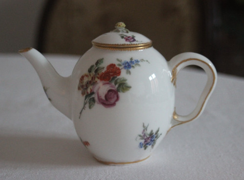 Théière porcelaine dans - porcelaine,