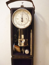Mécanique, ancien tachymètre