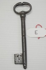 CLE CLEF ANCIENNE XVIIe FER FORGE Serrure OLD KEY VITRINE COLLECTION DECO 