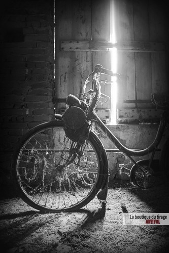 Solex oublié dans - un, grenier