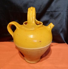 cruche à eau jaune ancienne gargoulette chevrette du sud ouest