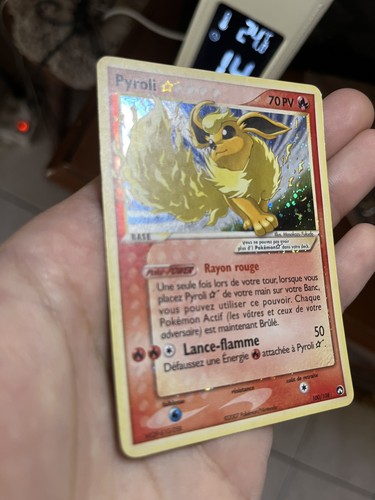 Carte pokémon pyroli - carte, gold
