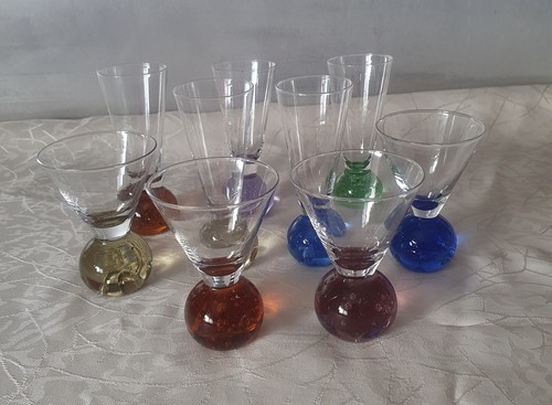 Petits verres pied - boule, verre