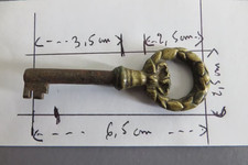 Ancienne clé de meuble Louis XVI bronze/MM4